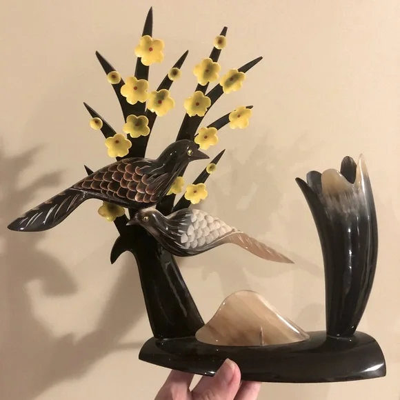 Hand carved ox horn decor - Picture 1 of 2